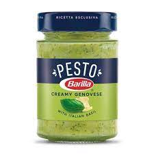 Makaron pełnoziarnisty z kurczakiem i pesto z bazylii z migdałami